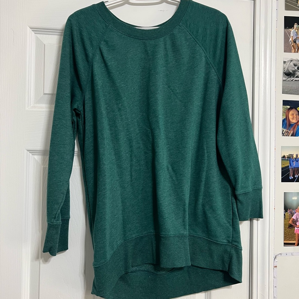 Old Navy crewneck